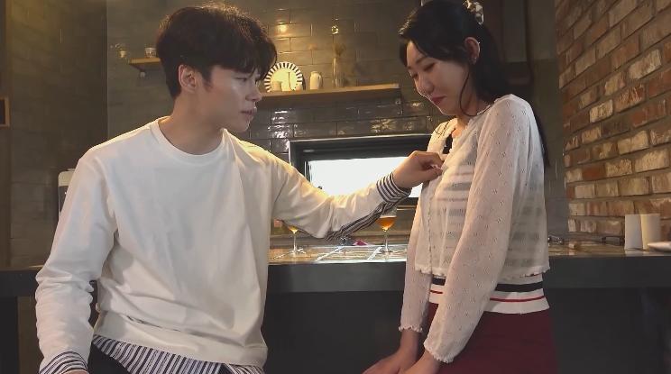 hentai sex game Em đồng nghiệp công ty lên đồ siêu ngon đi dự tiệc